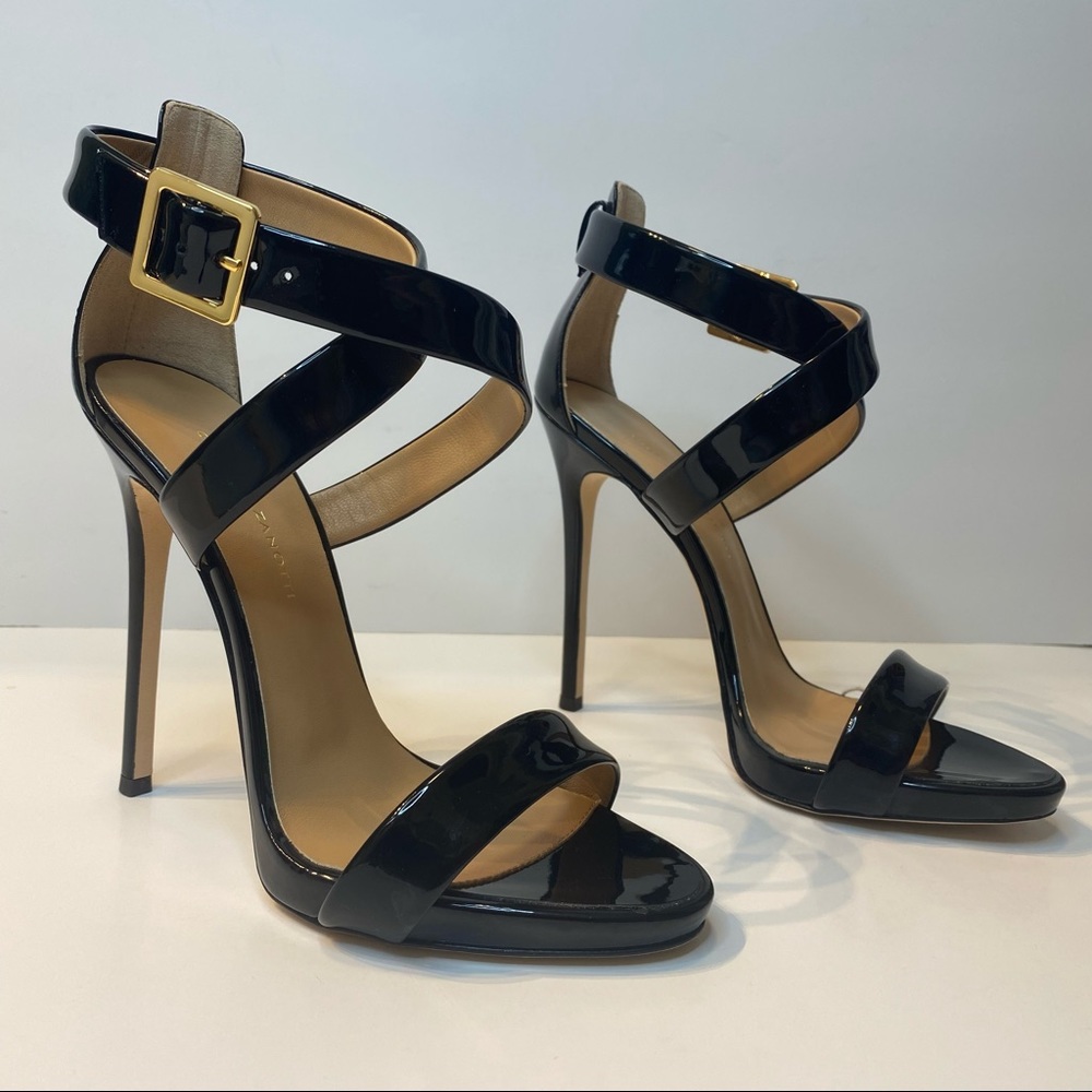 GIUSEPPE ZANOTTI Black Patent Leather Strappy Pumps